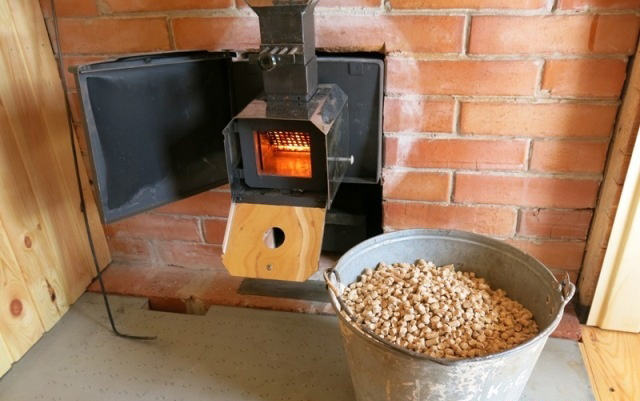 Пример установки пеллетной горелки в доме